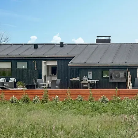 3 Bedroom Amazing In Casa de Férias