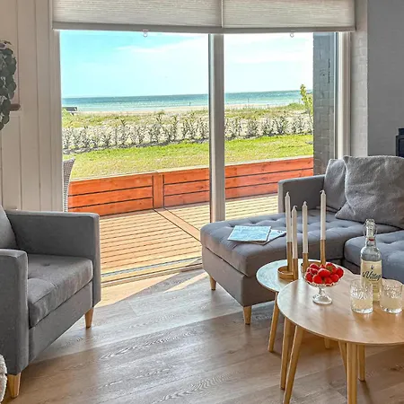 3 Bedroom Amazing In Casa de Férias Sjolund