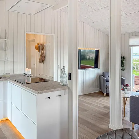 3 Bedroom Amazing In בית נופש Sjolund