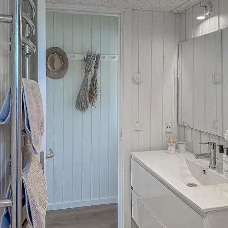 3 Bedroom Amazing In Sjolund