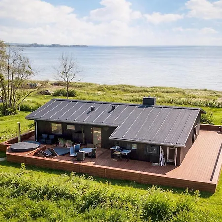 3 Roms Fantastisk Bolig I Feriehus