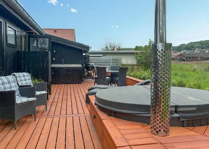 3 Bedroom Amazing In Sjolund