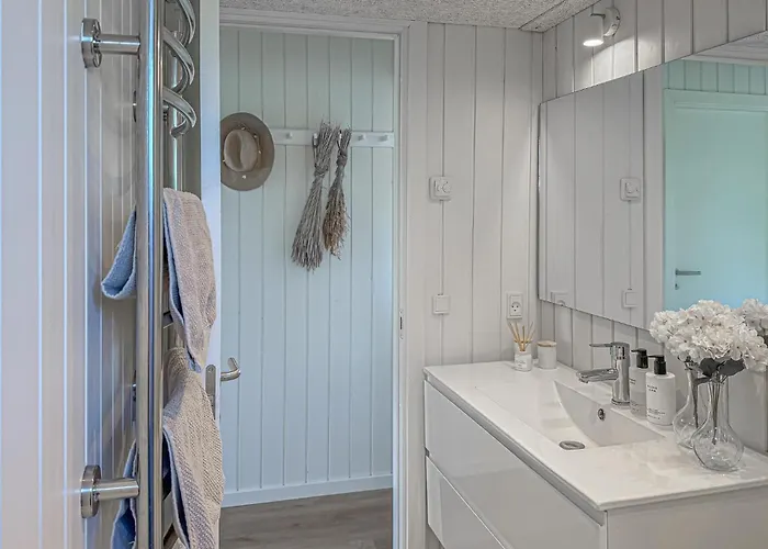 3 Bedroom Amazing In Sjolund